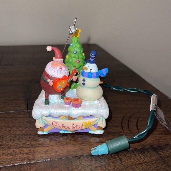 2003 Play It Again, Santa Hallmark Ornament - Picture 2 of 4